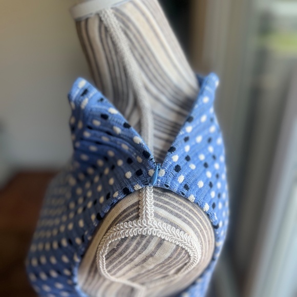 ST. JOHN Top - Picture 3 of 6